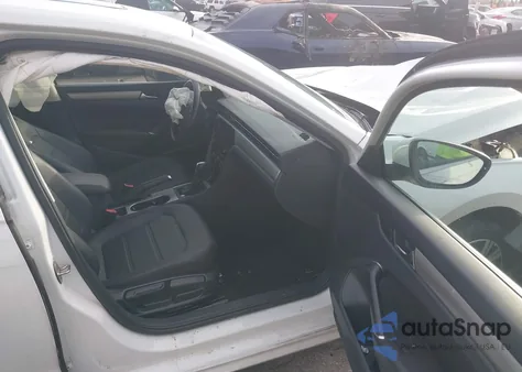 2021 Volkswagen Passat 2.0T Se z USA, uszkodzony, nr VIN 1VWSA7A3XMC014111